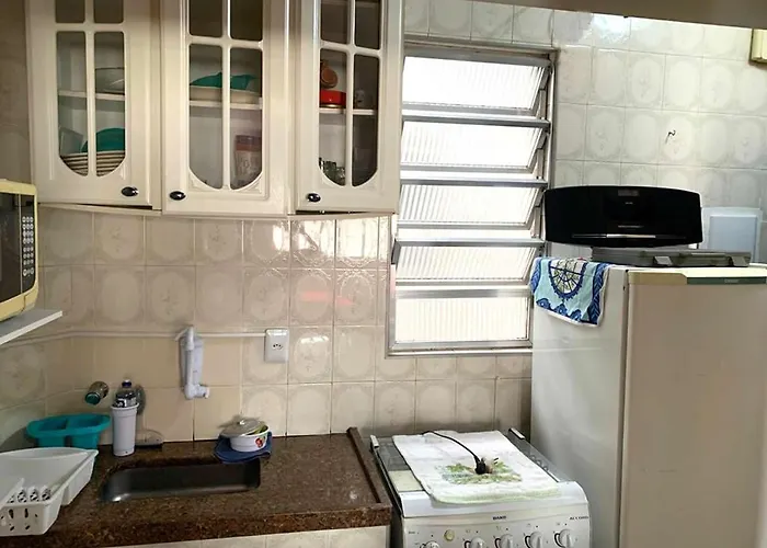 Kitnet Uma Quadra Da Praia - Aviacao - Ar Condicionado - Internet - Tv Plana