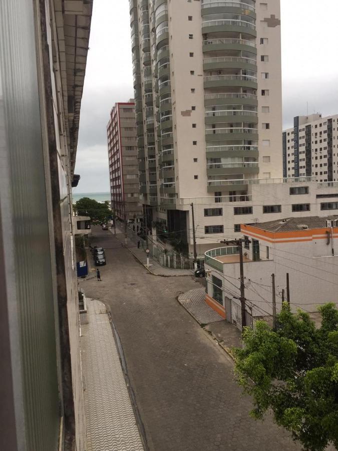Kitnet Uma Quadra Da - Aviacao - Ar Condicionado - Internet - Tv Plana Praia Grande (Santos)