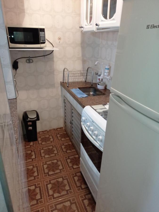 Kitnet Uma Quadra Da - Aviacao - Ar Condicionado - Internet - Tv Plana Apartment *